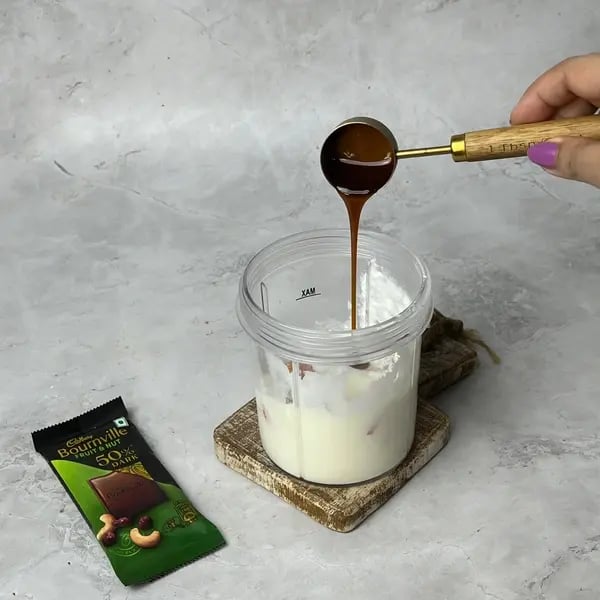 Bournville Chocolate Fruit Popsicles - Adding Sweetener To Blender