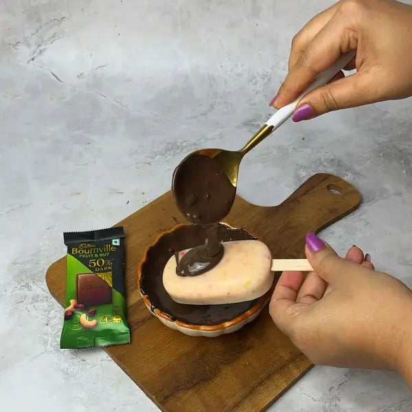 Bournville Chocolate Fruit Popsicles - Dipping Popsicle In Chocolate