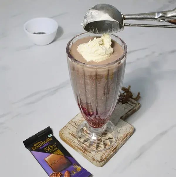 Bournville Chocolate Honey Rosy Falooda - Scoop your preferred ice cream