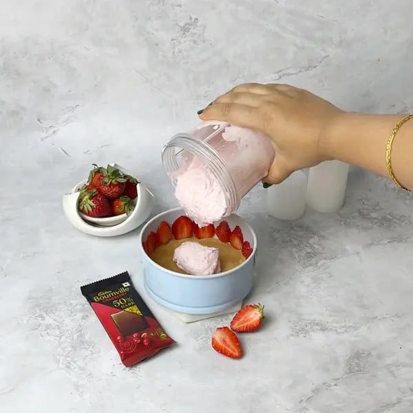 Bournville Chocolate No-Bake Strawberry Cheesecake - Pour Cheesecake Filling