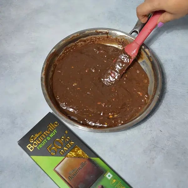 Bournville Chocolate Pistachio Fudge - Stir the mixture