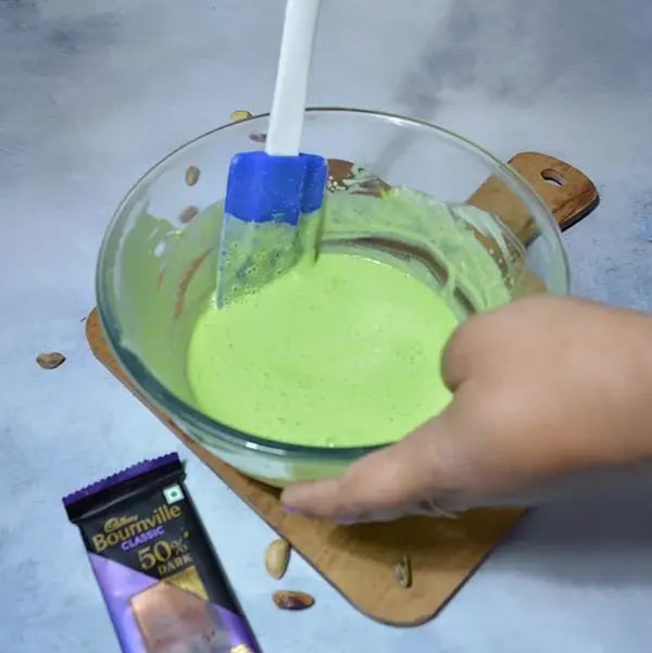 Bournville Chocolate Pistachio Mousse - Mix
