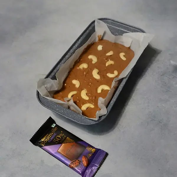 Bournville Chocolate Pound Cake - Cover the bread mold