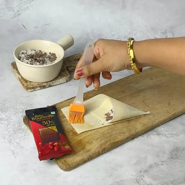 Bournville Chocolate Samosa - Br