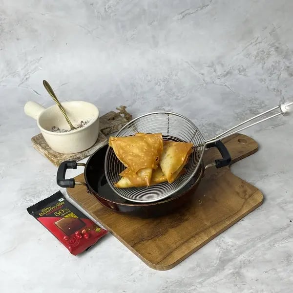 Bournville Chocolate Samosa - Frying