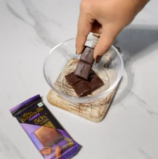 Bournville Chocolate Snowball - Melt Bournville dark chocolate