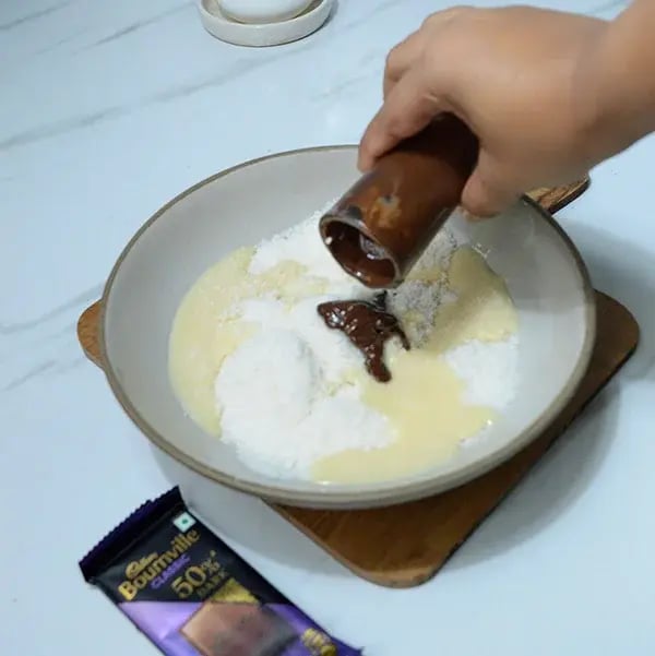 Bournville Chocolate Snowball - Once the chocolate is melted