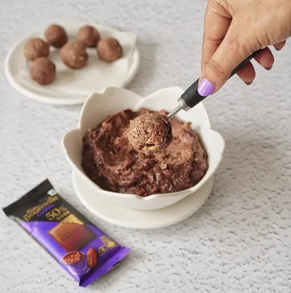 Bournville Chocolate Truffle with Almonds-Scoop out small portions