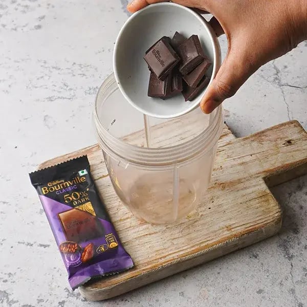 Bournville Coffee Orange Mousse - Break Bournville dark chocolate