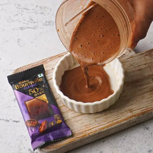 Bournville Coffee Orange Mousse - Mix everything well