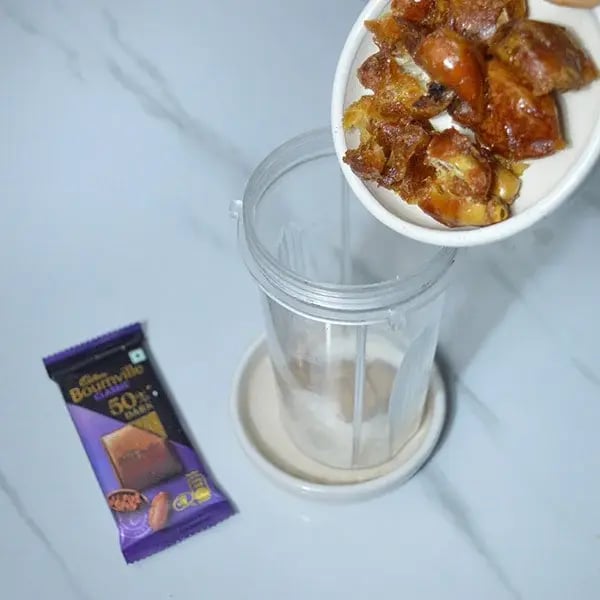 Bournville Date Balls - Add soaked dates