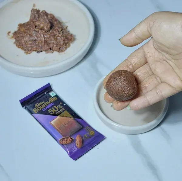 Bournville Date Balls - Transfer the dough in a plate