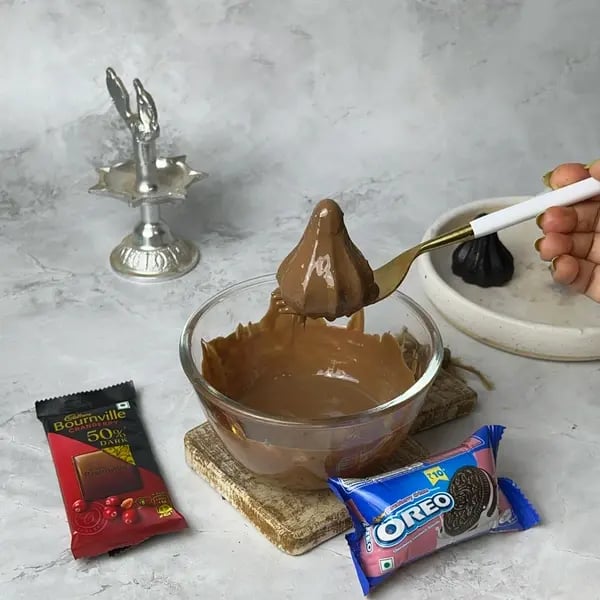 Bournville Dipped Oreo Modak - Dipping Modak In Chocolate