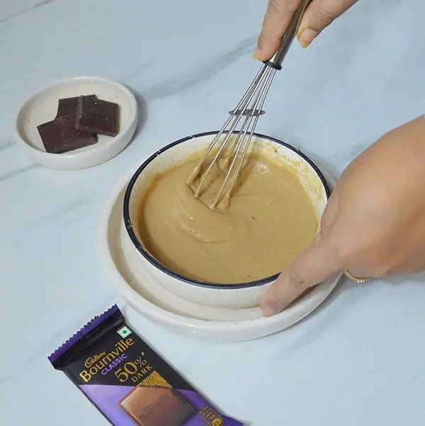 Bournville Dora Cake - Smooth batter