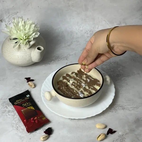 Bournville Drizzled Tasmai Kheer - Sprinkling Dry Fruits