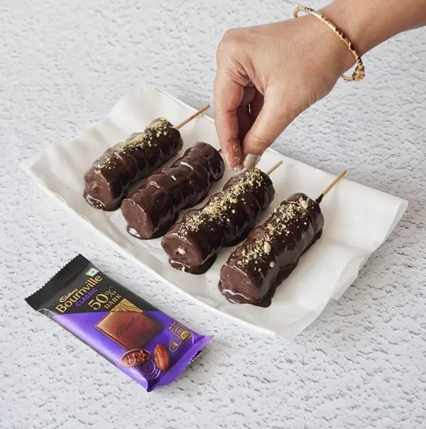 Bournville Fruit Pops - Sprinkle grated pistachios