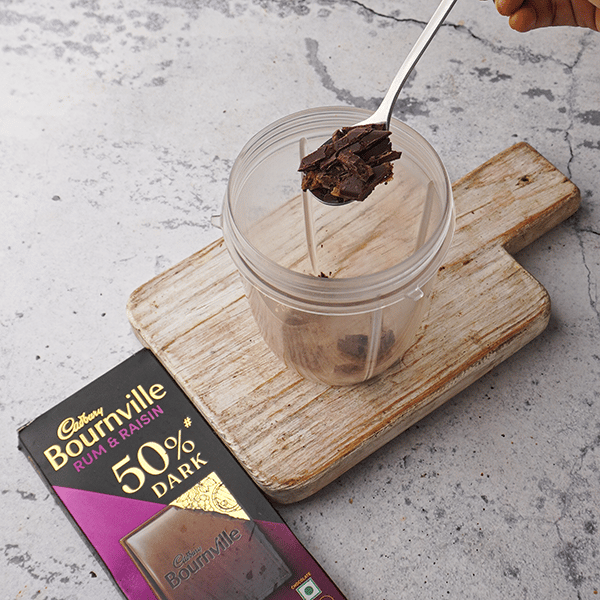 bournville-hot-chocolate-smoothie-step-2