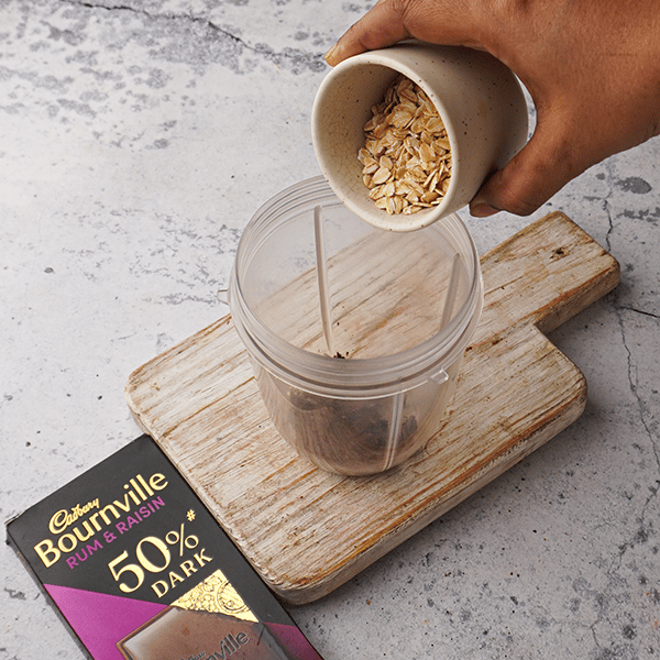 bournville-hot-chocolate-smoothie-step-3