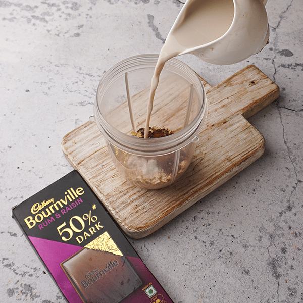 bournville-hot-chocolate-smoothie-step-7