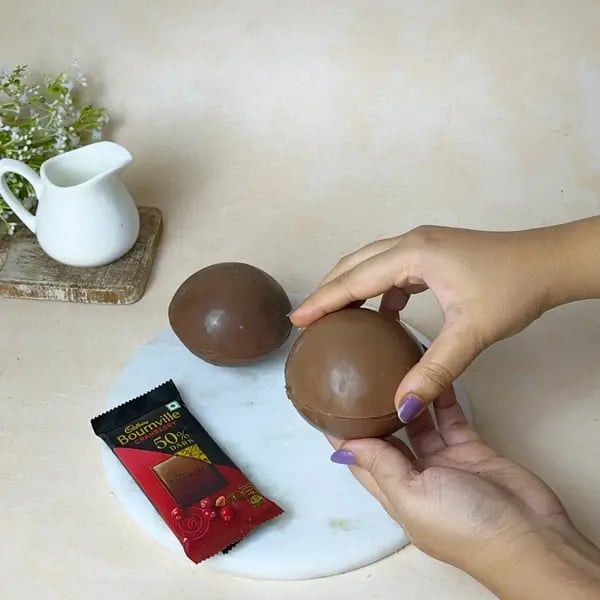 Bournville Hot Cocoa Bomb - Cocoa Bomb Milk