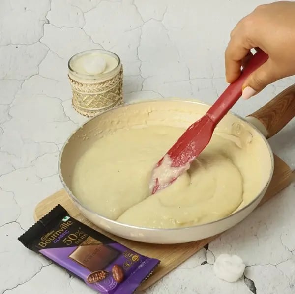 Bournville Kesar Kaju Katli - Mix very well