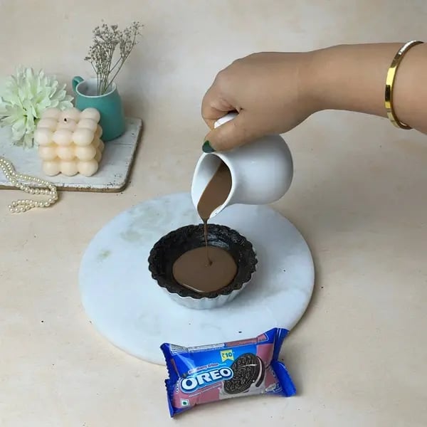Bournville Marshmallow Oreo Crust Pie - Pouring Ganache Crust