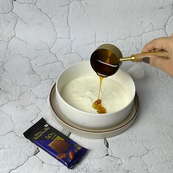 Bournville Marshmallow Yogurt Bark-Take a medium sized bowl