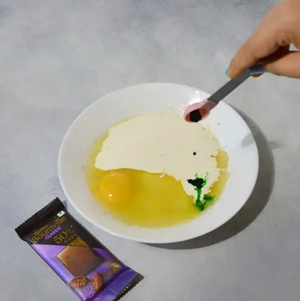 Bournville Mint Chocolate Cookie Bar - Mix egg, cream, and green food coloring