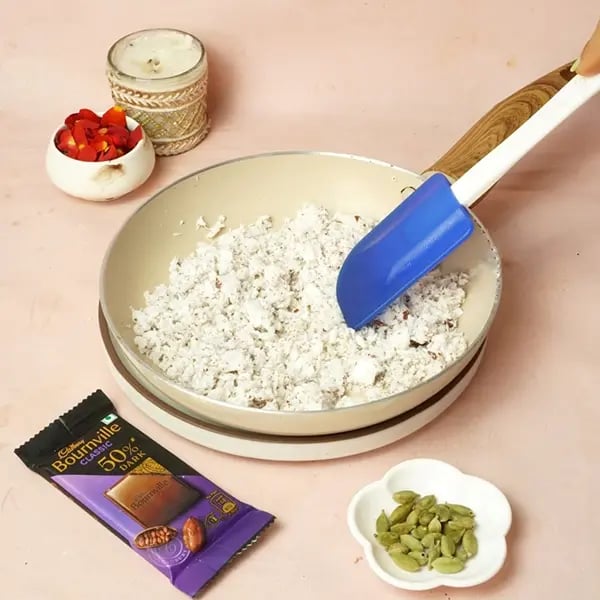 Bournville Narkel Naru for Durga Puja-Take a medium-sized pan