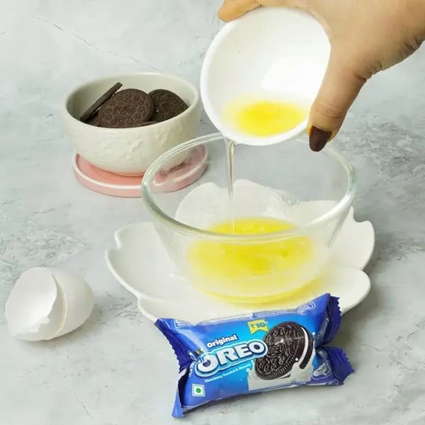 Bournville Oreo crumble cookies-In a mixing bowl combine one egg