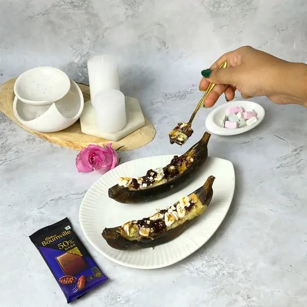 Bournville Peanut Butter Banana Boat - Strawberry Granola Garnish