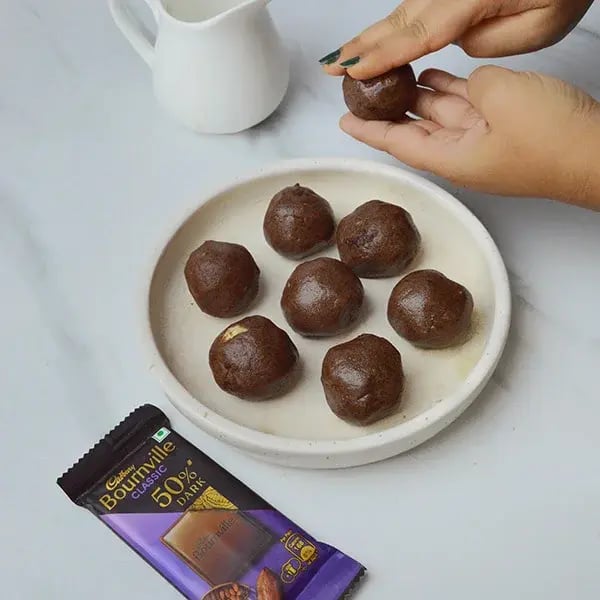 Bournville Ragi Laddoo - Shape them into round laddoos