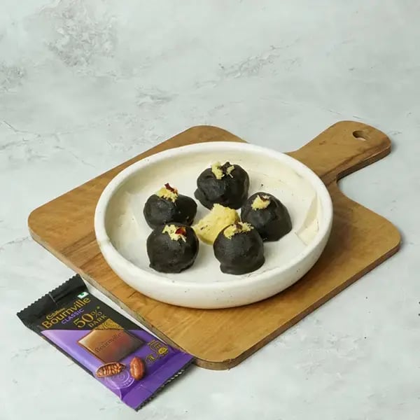 Bournville Soan Papdi Truffle - Decorate with some sonpapdi crumble