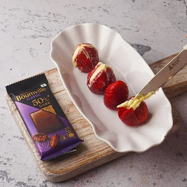 Bournville Strawberry Cheese Bite - Fill the cream cheese