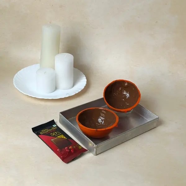 Bournville Strawberry Dome - Coating