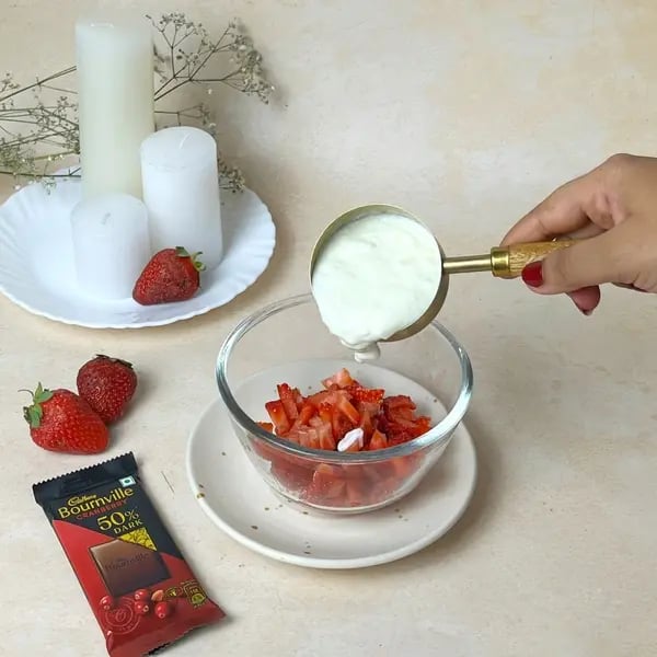 Bournville Strawberry Dome - Strawberry