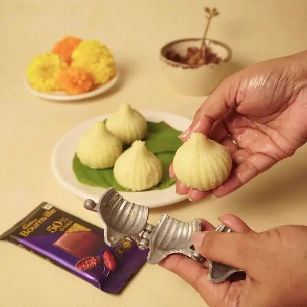 Bournville Stuffed Mawa Modak - Demolding Modak