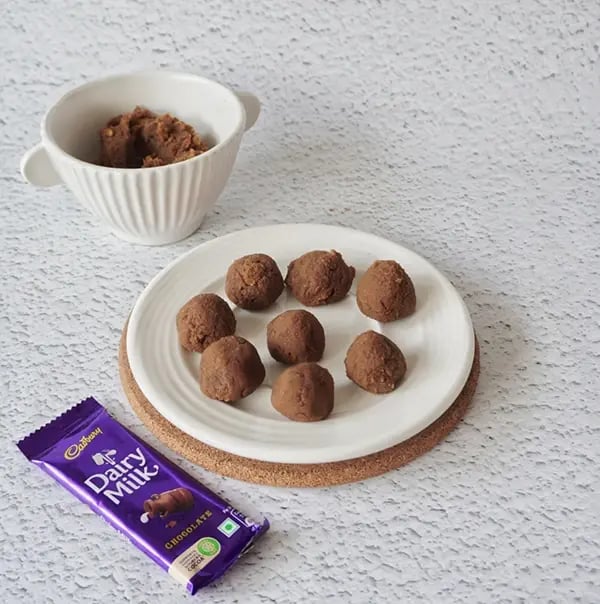 Cadbury Dairy Milk Puran Poli with Cashews and Almonds - Let the mixture cool completely
