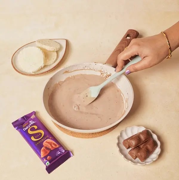 Cadbury Dairy Milk Silk Chocolate Cake with Bread slices-Keep stirring the mixture