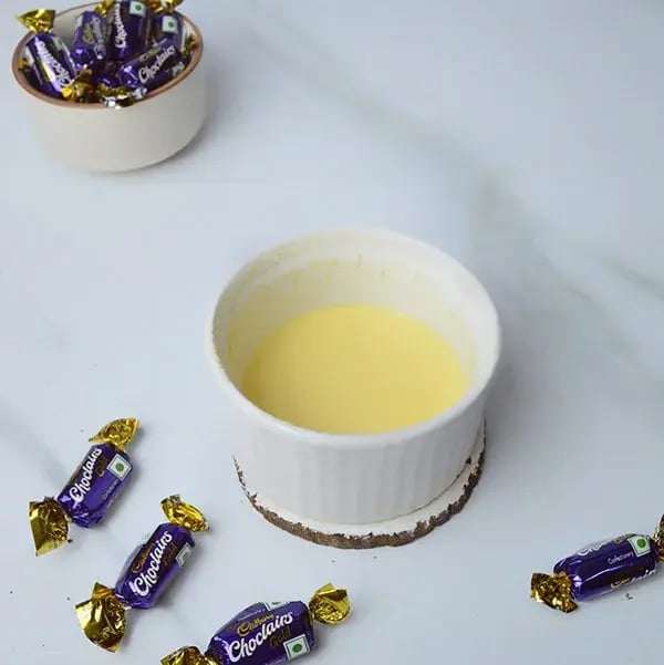 Choclairs drizzle in creamy custard pudding - Mix the custard powder