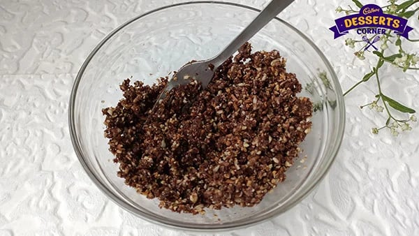 Chocolate And Almond Popsicles Recipe - Cooling Mixture