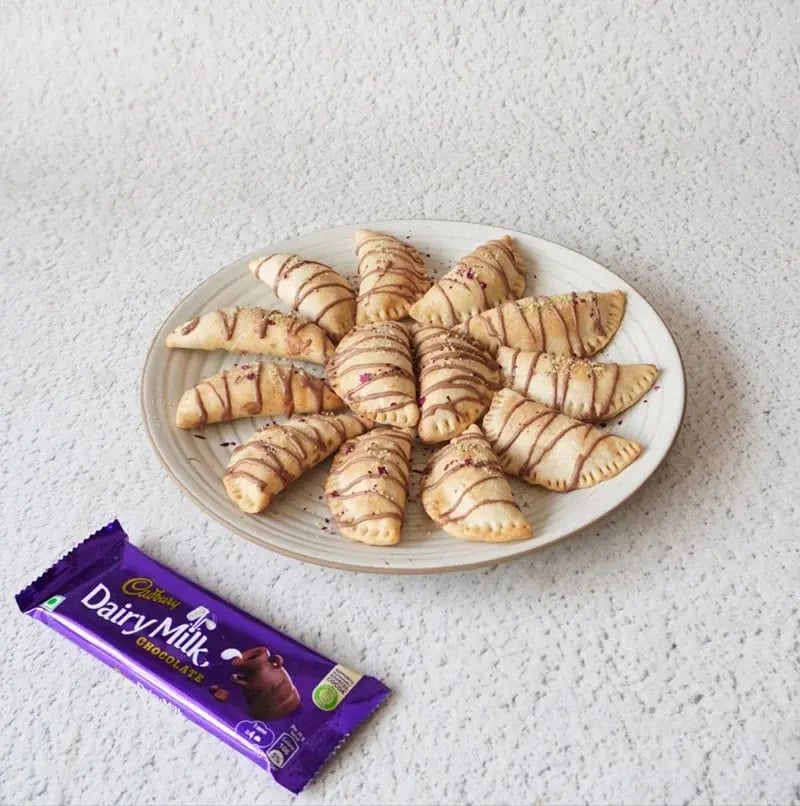 Chocolate Baked Gujiya With Dy Fuits & Coconut Recipe