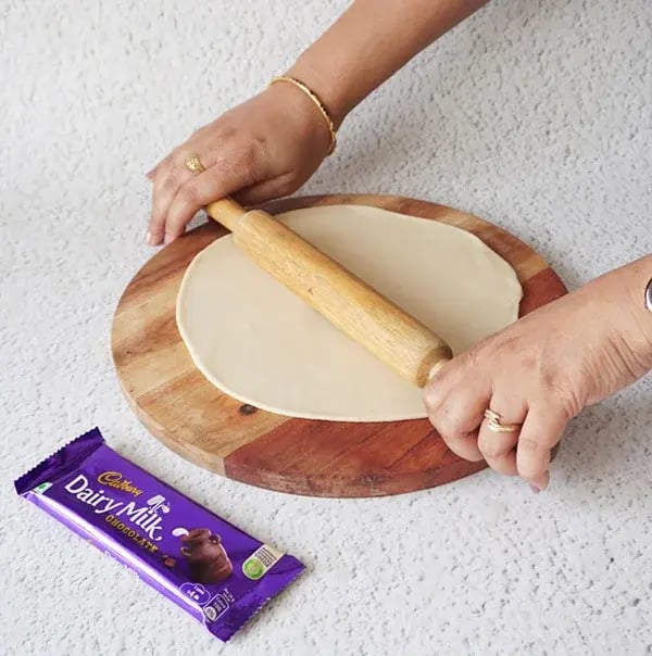 Chocolate Baked Gujiya With Dry Fruits &amp; Coconut - Roll the dough