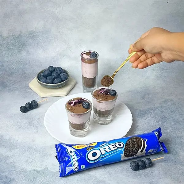 Chocolate Blueberry Yogurt With Oreo Crust-Garnish with some powdered Oreo