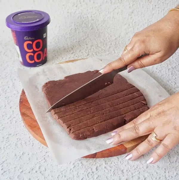 Chocolate Cookie Sticks - Cut the dough