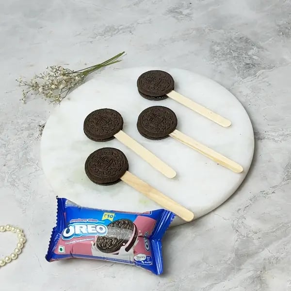 Chocolate-Covered Oreo Pops - Oreo Pops Chilling