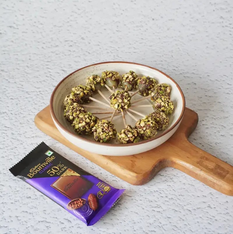 Chocolate Gapes with Pistachio Recipe