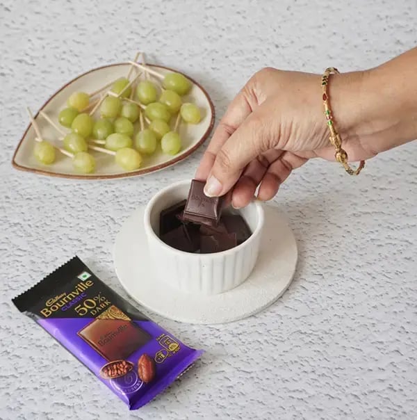 Chocolate Grapes with Pistachio - Melt Bournville dark chocolate