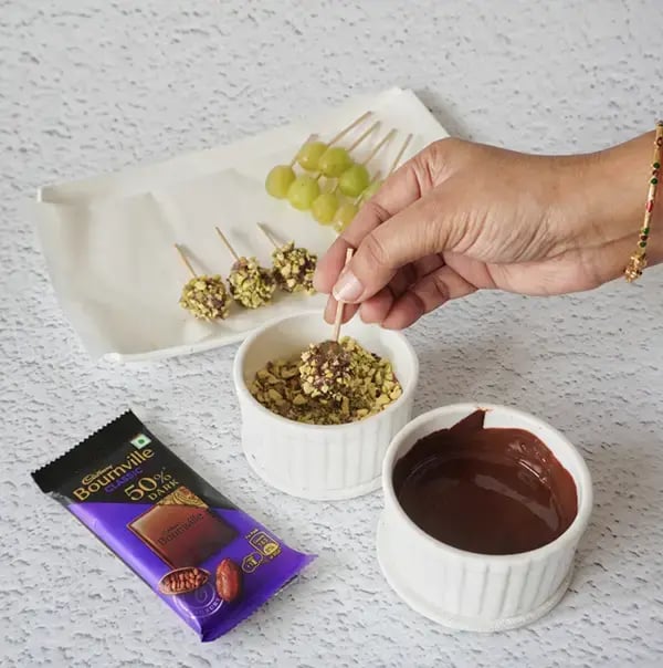Chocolate Grapes with Pistachio - Dip again into chopped pistachios