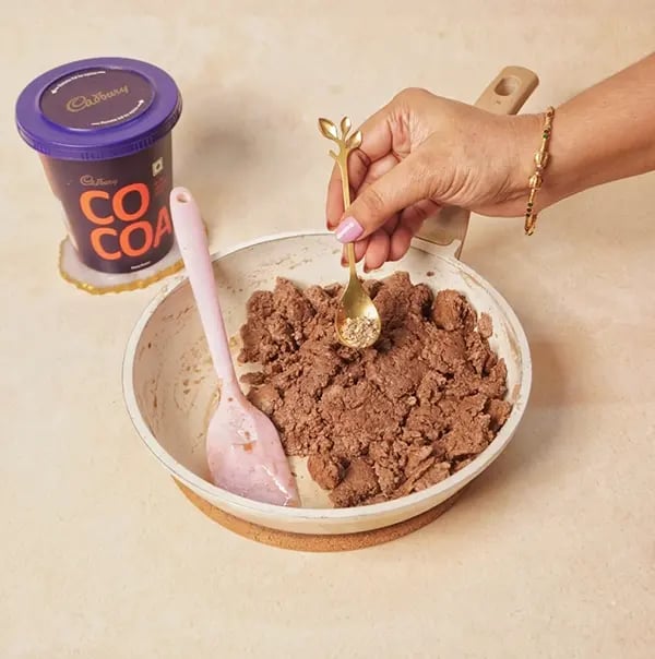 Chocolate Pedas-Continue cooking on low heat